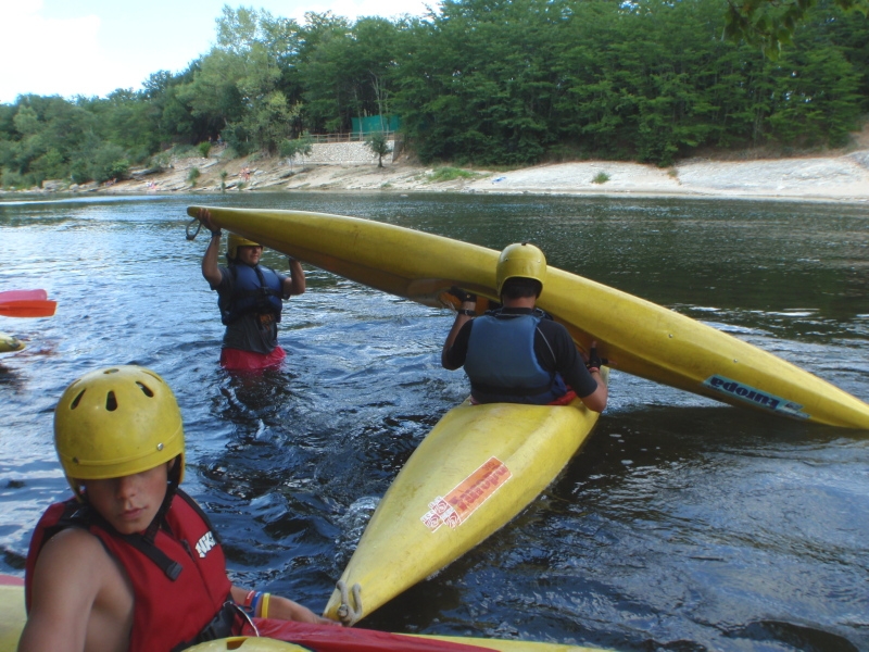 Village Camps International Summer Camp Ard&egrave;che, France 2019-07-26 https://www.villagecamps.com/journals_admin/images/19-25-Kayak rescue.jpg